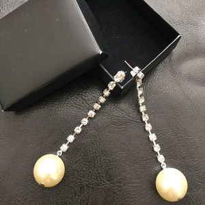Glam Pearl rhinestone dangling earrings